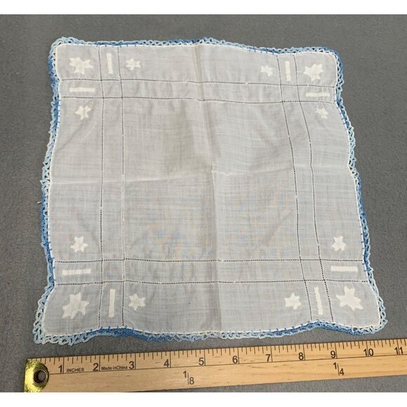 Vintage Floral Handkerchiefs Lot of 8 - Delicate Prints & Lace Edges - Picture 5 of 10